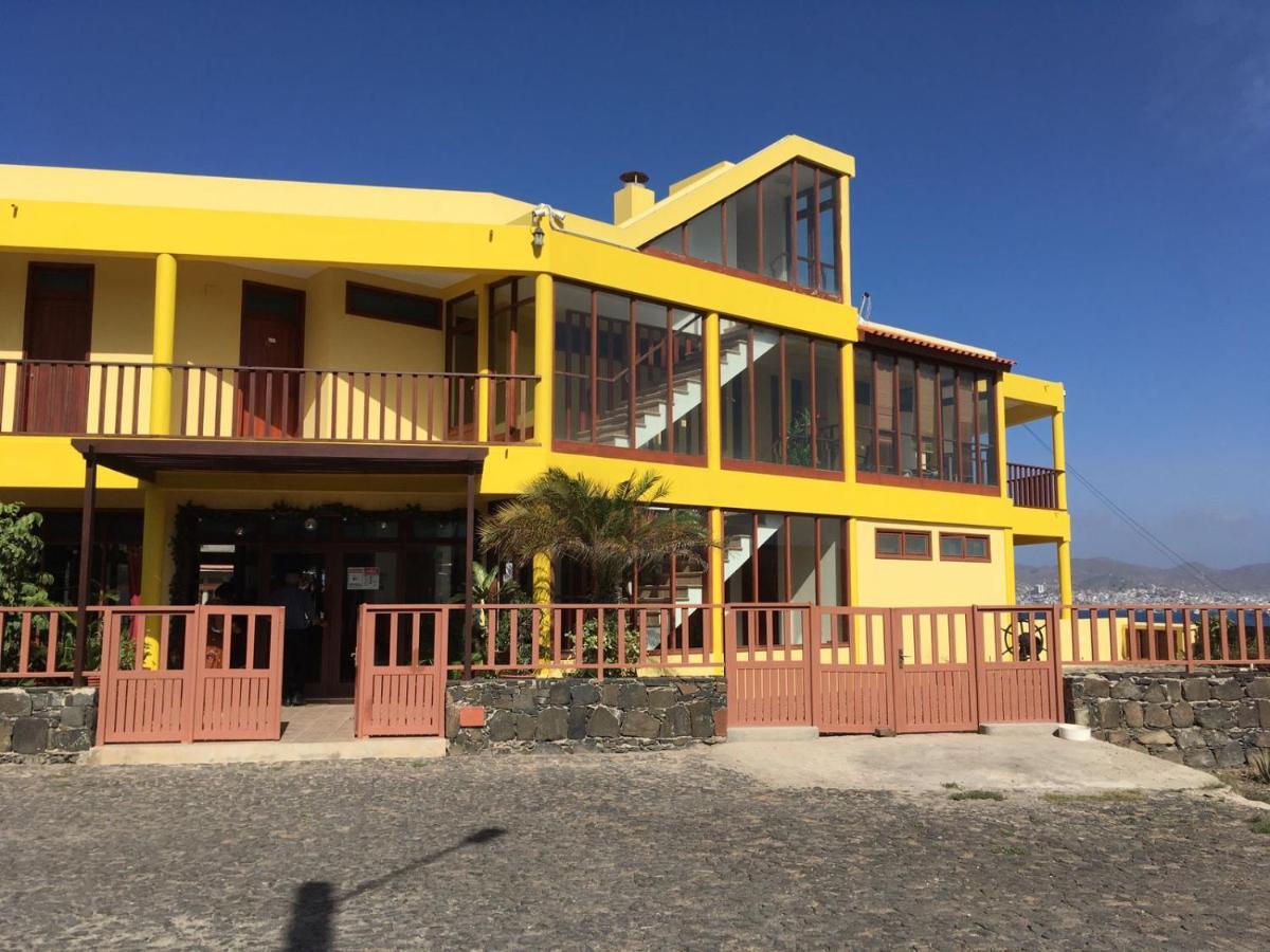 Pousada Monte Cara Mindelo Esterno foto